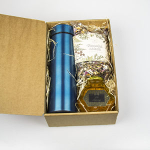 Darčeková krabica bez okienka 240 x 75 x 150 mm a bez potlače obsahuje termosku Patagonia, Bylinky - Vianočná nálada a med lipový 250 g.